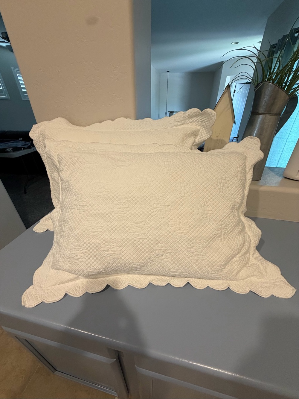 White Quilted Scalloped Edge Pillow Shams - 2 Standard size